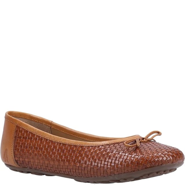 Ladies 2025 tan pumps