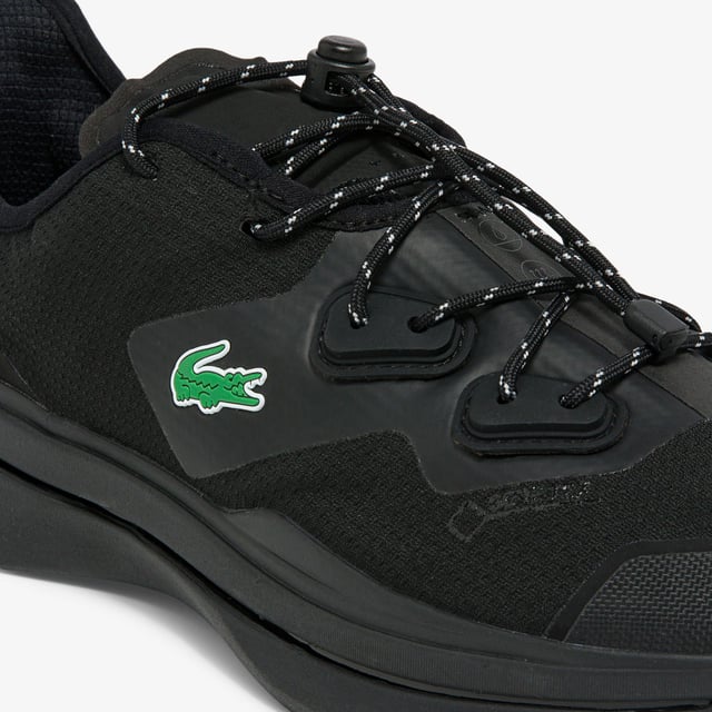 The Run Spin Ultra GTX trainers offers unbeatable performance thanks to its innovative Gore-Tex technology. Lightweight and breathable  this style benefits from durable lace pods for extra protection  while reflective accents mean they’re perfect for after-dark runs. Note the Good-Year rubber grip to the sole: the perfect combination of all-weather grip and cushioned energy - Winterised athleisure runner - New waterproof Gore-Tex upper - Pebax plate in midsole - TPU lace pods - Padded heel clip - Reflective details - Good-Year sole - Sculptural sole - Ref: 742SMA007402H