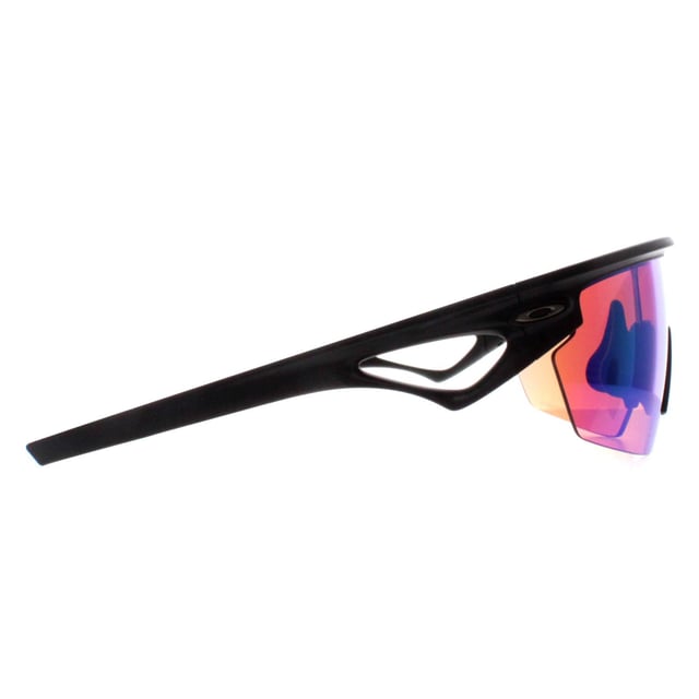 Gafas de sol Oakley Wrap Unisex Matte Black Prizm Golf Sphaera Las gafas de sol Oakley Sphaera están diseñadas para aquellos que exigen un rendimiento, estilo y comodidad superiores. Con la tecnología de lente Prizm de Oakley, estas gafas de sol unisex mejoran el color, el contraste y los detalles, proporcionando una experiencia visual excepcional en cualquier entorno. La ligera pero resistente montura O-Matter garantiza un uso duradero, mientras que las plaquetas nasales antideslizantes Unobtainium ofrecen un ajuste seguro, incluso durante actividades intensas. Diseñadas para llevarlas cómodamente bajo el casco, las gafas de sol Sphaera también proporcionan un campo de visión ampliado, lo que las hace ideales para deportes y aventuras al aire libre. Con comodidad durante todo el día e innovación de vanguardia, las Oakley Sphaera son las gafas definitivas para estilos de vida activos.