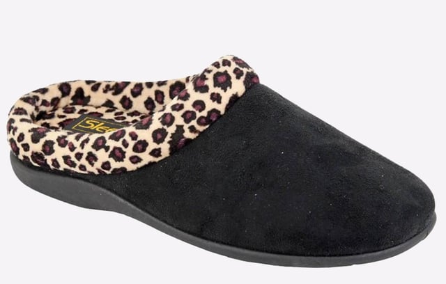 The Sleepers Carmen women's slippers are the epitome of comfort and elegance, designed for relaxation at home. Crafted from soft, plush materials, these slippers provide a cozy fit that envelops your feet in warmth. The classic design features a stylish silhouette, making them suitable for lounging or casual outings. With a cushioned insole for added support, the Carmen slippers ensure comfort with every step. The durable outsole offers traction for both indoor and light outdoor use, making these slippers versatile and practical. Slip into the Sleepers Carmen slippers and enjoy a perfect blend of style and comfort for your downtime- Textile upper- Slip-On fit- Comfort footbed- Durable outsole- Sleepers branding