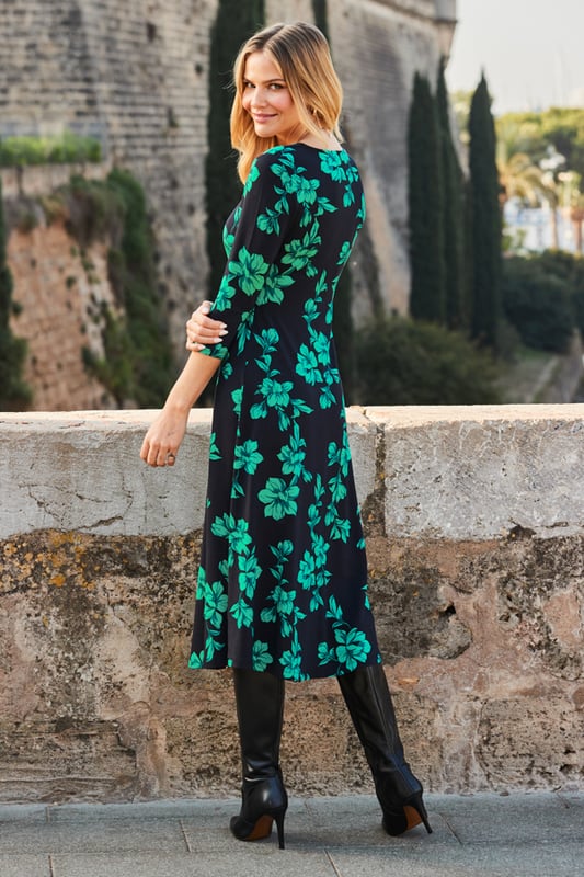 Midi Dress Green And Red Floral Dress Sosandar Fleck Print Sweetheart Neckline Midi Jersey Dress In Midi Dress Green And Red Floral Dress Sosandar Fleck Print Sweetheart Neckline Midi Jersey Dress In