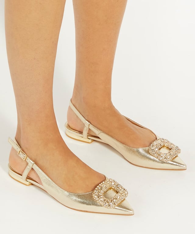 Elevated Elegance: Round Toe Flats Sneakers