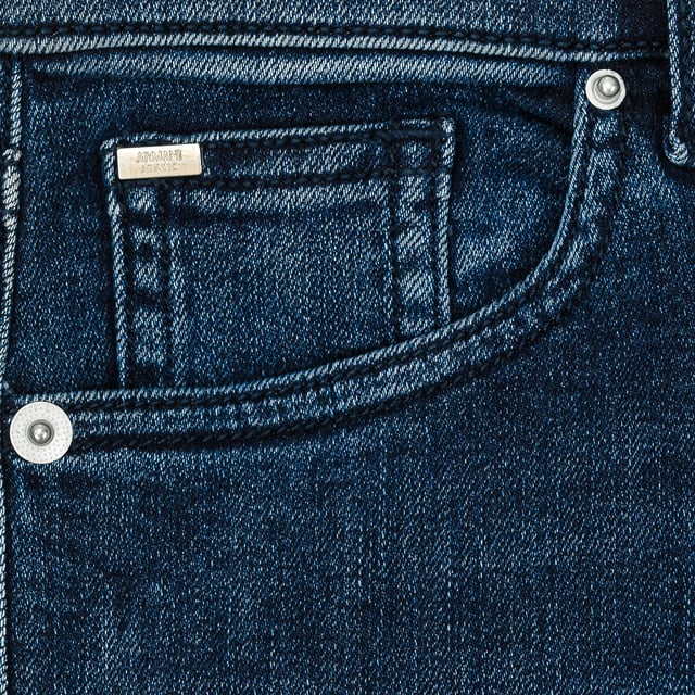 Long jeans.
 Color blue
 Belt with belt loops.
 Zip and button fastening on the front.
 Two front pockets and mini pocket.
 Two pockets on the back with the metallic logo and rhinestones.
 Spent effect.
 Stretch fabric.
 Matching visible seams.

 Composition:
 68% Cotton - 2% Elastane - 30% Polyamide.

 Washing instructions:
 - Wash maximum at 30ºC.
 - Iron at medium temperature, max. 110 ° C.
 - Allows you to use a dryer.
 - Do not use bleach.
 - It does not support dry cleaning.
 Composition: 98% Cotton, 2% Elastane
 Care:
Wash maximum at 30ºC.
 - Iron at medium temperature, max. 110ºC.
 - Allows you to use a dryer.
 - Do not use bleach.
 - Does not support dry cleaning.
