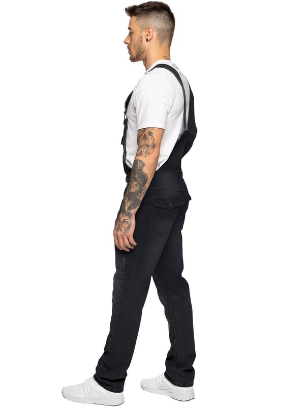 Enzo Herren Denim Overall Latzhose. Diese entspannte, regulär geschnittene Latzhose hat einen Reißverschluss, 6 Taschen, darunter eine Latztasche mit Klappe, eine verstellbare Metallschnalle an den Trägern zur Längenanpassung, Gürtelschlaufen und Knöpfe und Nieten mit Markenzeichen. Strapazierfähiges, aber weiches Denim-Gewebe, ideal für schwere Arbeit und Freizeitkleidung.