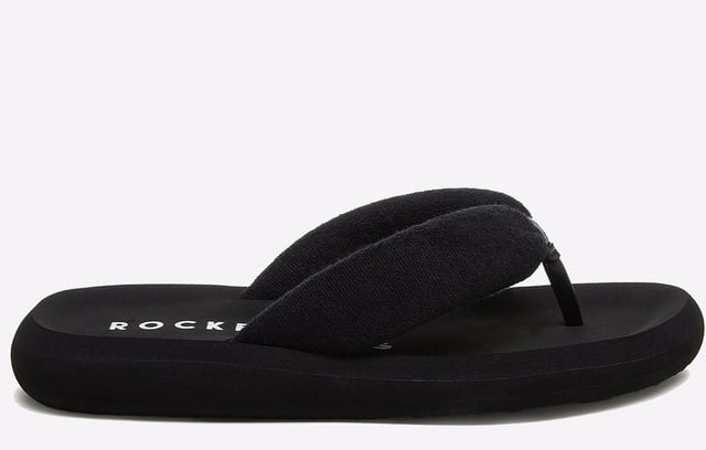 Sandalias negras Rocket Dog Sunset para mujer, confeccionadas en textil y suela de goma. Cuentan con tiras acolchadas, tira de la puntera suave y plantilla acolchada.