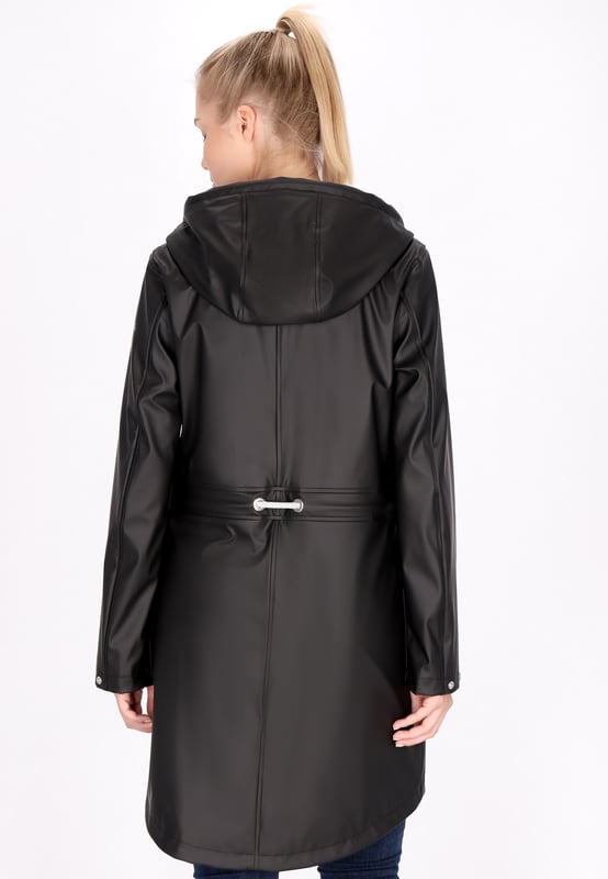 Ontdek de ultieme regenjas die stijl en functionaliteit moeiteloos combineert. Dit parka-jack heeft een capuchon met trekkoord, een ritssluiting aan de voorkant met drukknopen en praktische klepzakken. De normale pasvorm en het trekkoord in de taille zorgen voor een getailleerde look, terwijl de waterdichte stof (3000 mm) ervoor zorgt dat je buiten droog blijft. Met gelaste naden en een opstaande kraag is deze outwear met lange mouwen zowel stijlvol als functioneel.  Mackintosh