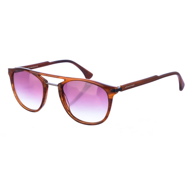 Gafas de sol Armand Basi con montura de acetato.
 Color Habana
 Forma ovalada.
 Lentes de color Marrón degradado
Patillas en acetato
 Nombre de la marca grabado en la lente.
 100% Protección UV. 
 Incluye una funda de tela de protección.
Los colores reales del producto pueden variar ligeramente con respecto a los colores que muestra su monitor.
 
 Medidas  Ancho lente: 54 mm. Puente: 23 mm. Patillas: 145 mm.
 
 Limpiar las gafas con agua y jabón (neutro).
 - No utilice paños sucios o abrasivos, que puedan alterar las características de los filtros.
 - Utilice solo accesorios y repuestos originales.