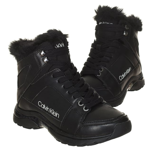 Sneaker abotinada de mujer.
Color Negro
Calzado fabricado piel y textil.
Interior forrado con pelo sintetico.
Máxima transpiración.
Cierre con cordones y trabillas en la parte superior.
Presenta suela antideslizante.
Gracias a su diseño proporciona máximo confort.

Composición:  Exterior: Piel y Textil. Interior: Textil. Suela: Sintético.

Elimina los restos de suciedad con un paño de algodón seco.
Evita la luz directa y las fuentes de calor.