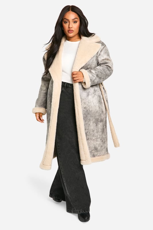 Add the finishing touch to your outfit with this outerwear piece from our women's plus size coats range. A wardrobe staple that's perfect for layering, this style provides added warmth and adds an extra something to your fit. Made with added fabric for the perfect fit, this piece is a whole vibe - just throw on over your fave outfit and you're sorted. Whether you choose a plus size denim jacket or keep things cosy in winter with a plus size teddy coat we've got the hottest coats for curvy girls that are always on-trend. Style: Aviator Jacket