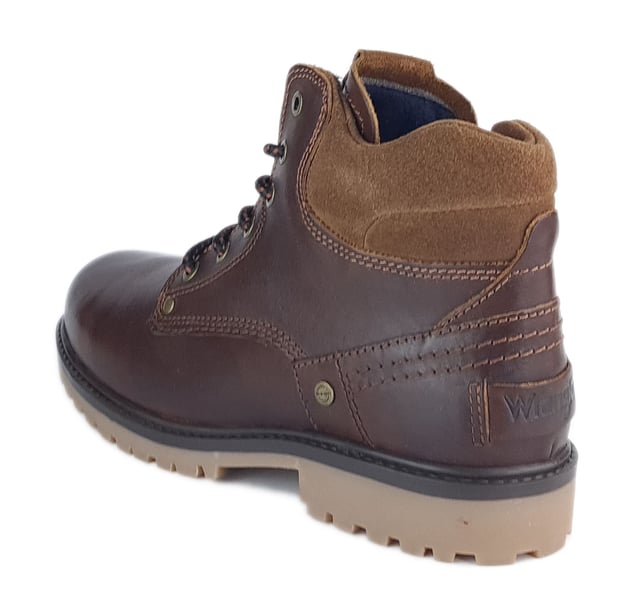 Men's lace up boots from Wrangler the 'Yuma' boots showcase a sturdy design with a rounded toe, six eyelet lace up fastening and durable TR sole with excellent grip. For comfort, the boots are fitted with a padded collar and tongue. Complete with double stitch detail and a pull loop to the tongue for entry assistance. Subtle branding throughout