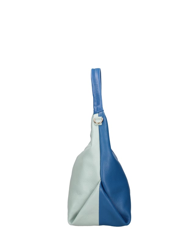 Damen-Umhängetasche mit Reißverschluss. eine Innentasche mit Reißverschluss und zwei offene Innentaschen. fehlende Außentaschen. verstellbarer und abnehmbarer Schultergurt aus Leder. Ledergriff. ein Innenfach. Umhängetasche | Außenmaterial für Damen, gefüttert mit 70 % Baumwolle – innen 30 % Polyester. Maße: 45x30x16 cm. Hergestellt in Italien