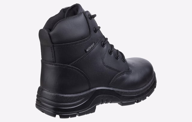 Botte de sécurité sans métal avec une tige en cuir imperméable et un col confortablement rembourré.