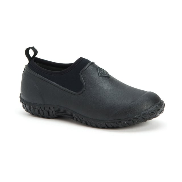 Muck Boots Muckster II Low Rubber Black Wellies Shoes The gardening shoe that started it all now comes in a true women's last offering an even greater fit for all day comfort. Whether you're in the garden, running errands, or walking the dog, you'll enjoy these shoes.