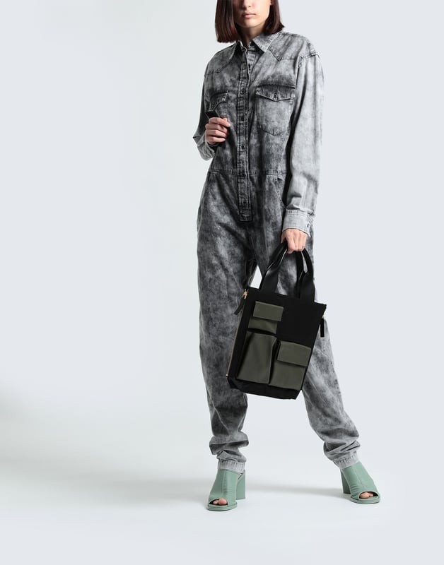denim, no appliqués, two-tone, long sleeves, classic neckline, multipockets, pocket with buttons, button closing, front closure, mid rise