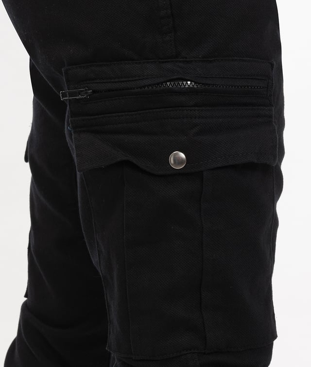 Die Chino Hosen von Rock Creek eignen sich ganz ausgezeichnet für legere Casual-Looks. Sie bieten eine angenehm weite Passform und sehen dabei auch noch richtig lässig aus. Beim gemütlichen Stadtbummel, beim Familienausflug oder in der Uni leisten die komfortablen Hosen gute Dienste. Darüber hinaus zeichnen sich die Chinos von Rock-Creek durch eine erstklassige Verarbeitung und eine hohe Qualität aus.
