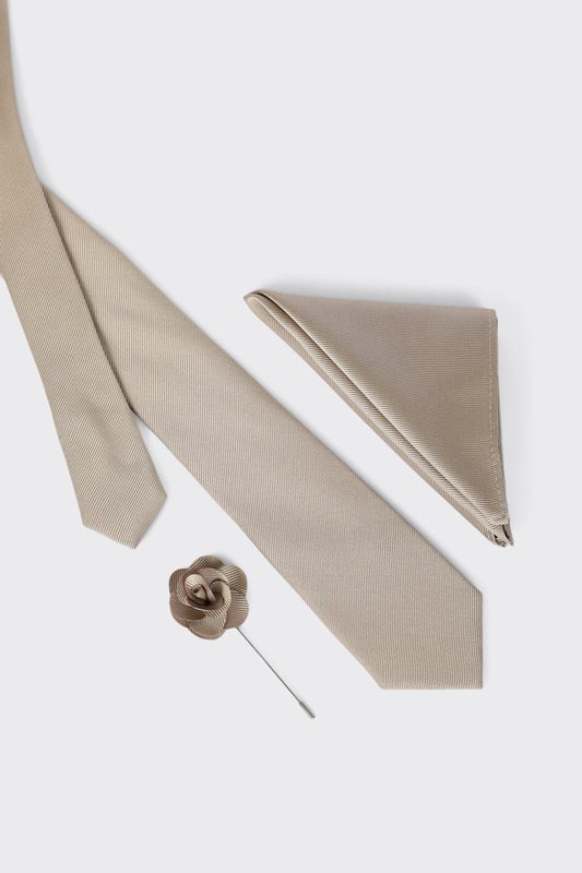 Complete the look with our collection of suit accessories. From classic bow ties, to lapel pins to braces and cuff links we've got everything you need to take suiting to the next level.Style: Wedding Plain Tie Set With Matching Lapel PinIdeal for: Occasion