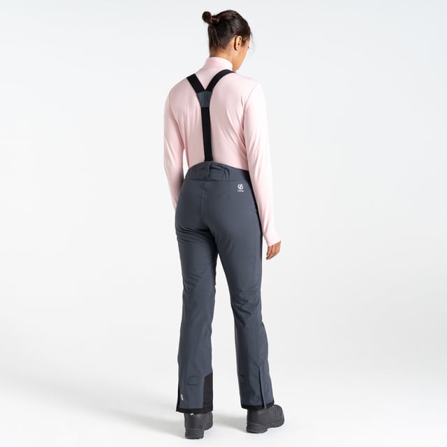 The Dare 2b Diminish Ski Pant. Made with highly waterproof and breathable ARED 20/20 fabric.  Featuring detachable braces and 4-way stretch for ultimate comfort and freedom of movement. Finsihed with powder-blocking snowgaiters and reinforced hems to keep them stronger for longer.