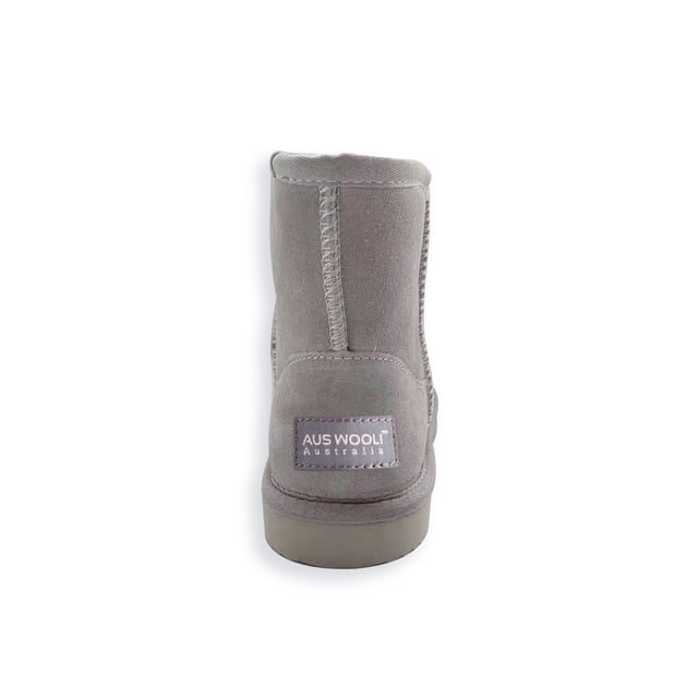 Aus Wooli Australia Short Sheepskin Ankle Boot DETAILS
Unique fully moulded insole with support - all sheepskin lined footbed - extremely comfortable
Unisex superior sheepskin boot
Full leather Suede upper - Water Resistance
Soft premium genuine Australian Sheepskin wool lining
Sustainably sourced and eco-friendly processed
Unisex value boots
Rubber High-density EVA blend outsole - making it lighter,softer and more durable
Double stitching and reinforced heel
Sheepskin breathes allowing feet to stay warm in winter and cool in summer