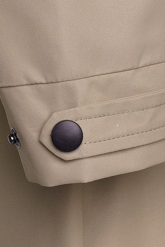 Introducing the perfect addition to your wardrobe, Emma Mac by ELLE. This stylish jacket features convenient front pockets, an elasticated waist for a flattering fit, and a hood for added functionality. Stay stylish and comfortable wherever you go with Emma Mac.
