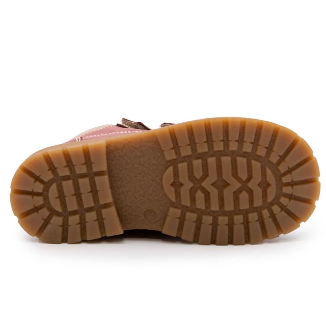 Especificaciones: Botas confeccionadas en piel con doble lágrima en el cuello y borde laminado en oro rosa en el tobillo. Interior de piel, plantilla anatómica y transpirable. Suela de goma flexible. Parte superior: Cuero Cordones: Doble lágrima Tipo de suela: Suela de goma