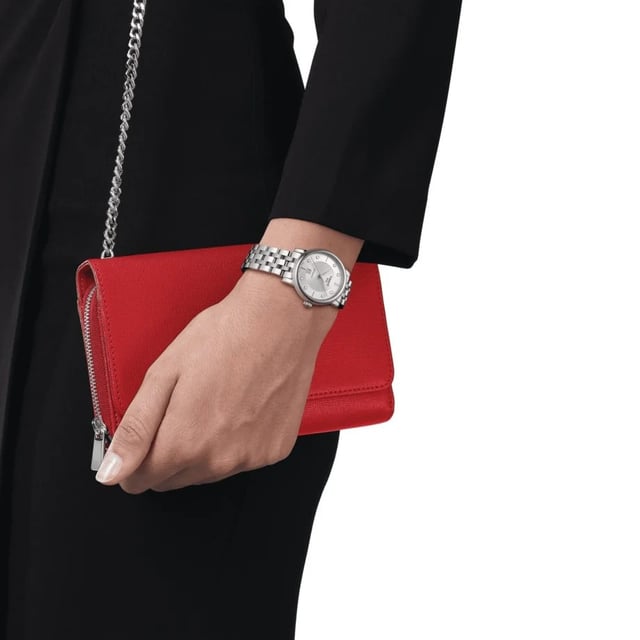 This Tissot Carson Premium Analogue Watch for Women is the perfect timepiece to wear or to gift. It's Silver 30 mm Round case combined with the comfortable Silver Stainless steel watch band will ensure you enjoy this stunning timepiece without any compromise. Operated by a high quality Automatic movement and water resistant to 5 bars, your watch will keep ticking. The Tissot Carson, an all-timer which will suit any time or place, will be the perfect partner to accompany you to every great occasion in your life so that every moment you live is right on time. This Analogue watch has a calendar function: Date and has a Swiss Made Movement High quality 19 cm length and 14 mm width Silver Stainless steel strap with a Deployment clasp Case diameter: 30 mm,case thickness: 10 mm, case colour: Silver and dial colour: Silver