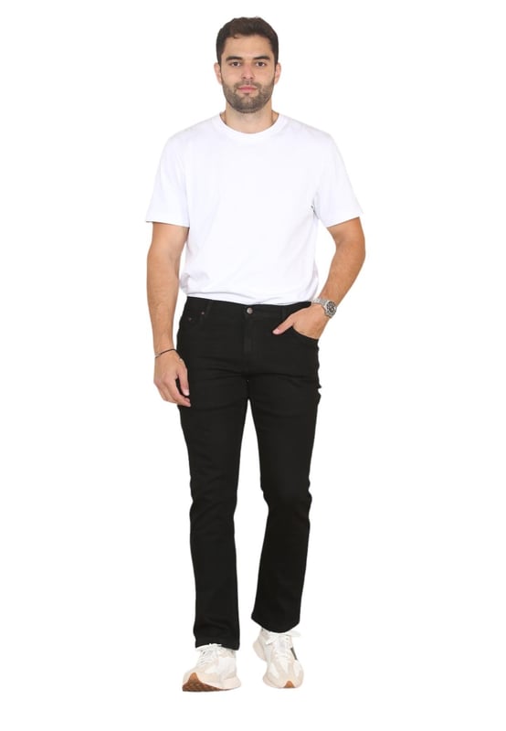 MYT Mens straight leg regular fit hyper stretch jeans. Invändig benlängd 32 tum. Dessa jeans med rak passform framhäver din bästa form och komfort och har bättre stretchteknik. 2 bakfickor, 2 framfickor och en myntficka. Knäppt gylf, märkesknappar och nitar. Märkesetikett i pu-läder i midjan.