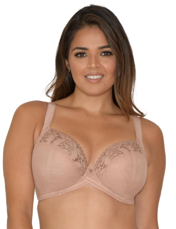 Curvy Kate Centre Stage Full Cup Plunge Bra. With four-section cups in a plunge style, this bra offers uplift and forward projection. The product is recommended for hand wash only.