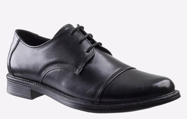 The Bristol is a classic derby style lace up shoe from Amblers crafted with polished leather, a 3 eyelet design, an oxford toe cap, and a padded collar for superior comfort. A smart and simple design ideal for formal occasions.- Leather upper
- Padded ankle collar
- Intricate stitch detailing
- 3 Eyelet lace up
- Durable rubber outsole