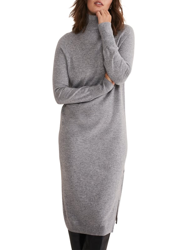 Experience the luxurious touch and warm comfort of our Seline Wool Cashmere Dress with its chic, effortless silhouette for any casual occasion.