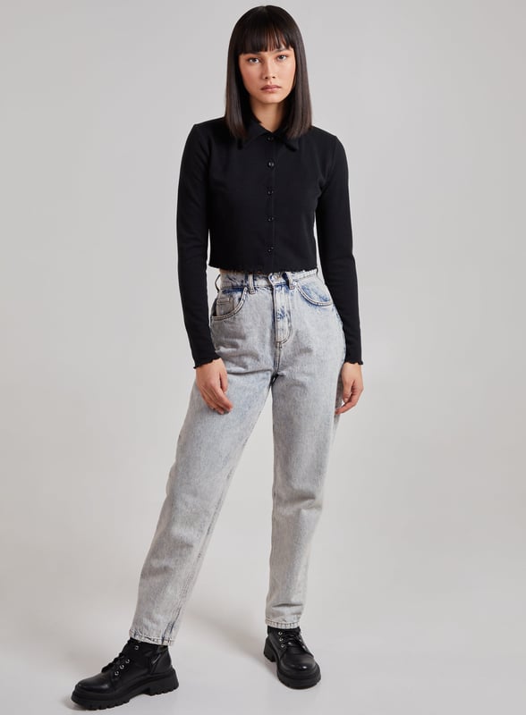 That 90s look isn't going anywhere just yet, which means crop tops are here to stay.!