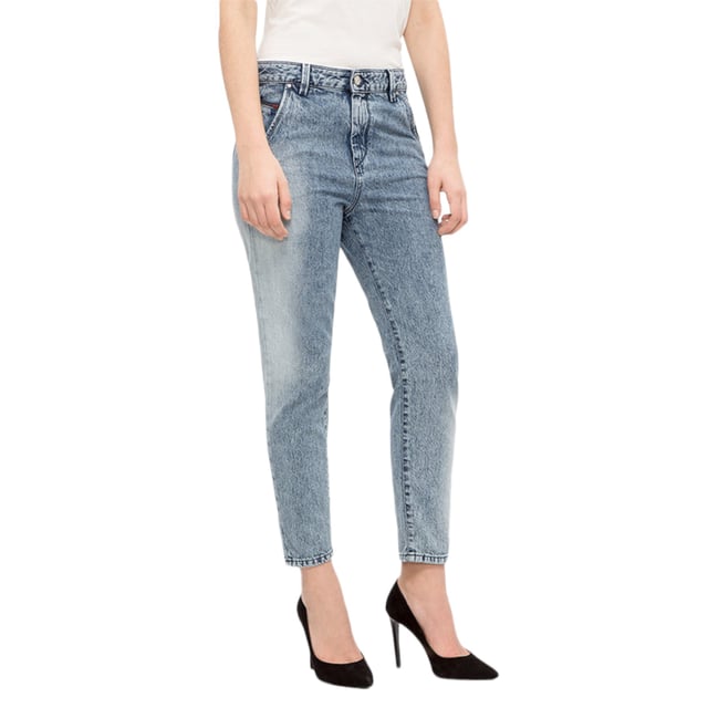 Diesel - is an Italian fashion label, founded in 1978. Diesel is an innovative fashion company, producing a wide-ranging collection of jeans, clothing, shoes, and accessories for men's, women's and kids. The clothing line has two different brands: Diesel and Diesel Black Gold. The brand is primarily known for its trademark denim and high-quality casual wear that puts an edgy twist on luxury fashion with its pioneering new styles and creative design methods.



Women's Denim Jeans
Style Name:FAYZA-NE
Wash Code: 084MH
Denim Jeans Denim Division 
Made In Italy
Regular Fit
100% Cotton
Tapered cropped legs
Machine Washable (Please Check Care Lable Inside Jeans for More Details)
Zip Fly
5 Pocket ( 2 Hand, 2 Back, 1 Coin)
Faded
Colour: Medium Blue
