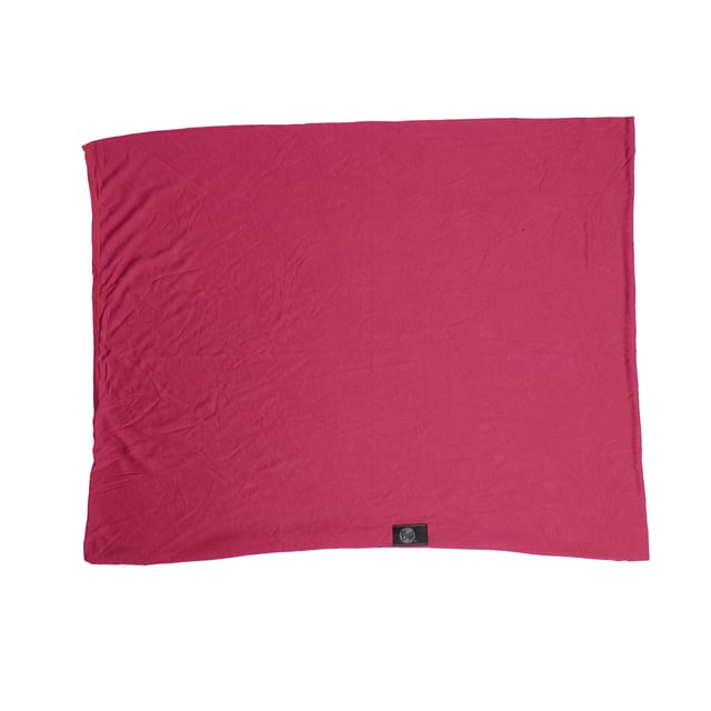 Infinity-Kragen Buff aus Viskose und Polyester, entworfen, um Weichheit, Leichtigkeit und Stil für jeden Anlass zu vereinen.

 Hauptmerkmale:

 - Hergestellt aus einer Mischung aus Viskose und Polyester, die sich weich anfühlt und eine höhere Widerstandsfähigkeit bietet.
 - Rohrförmiges Design mit Infinity-Hals, einfach zu tragen und zu kombinieren.
 -Unisex.
 - Elastischer Halstuch.
 - Atmungsaktives und schnell trocknendes Material, perfekt für den täglichen Gebrauch zu jeder Jahreszeit.
 - Einheitsgröße.
 - Für Erwachsene konzipiert.
 - Erhältlich in einer Vielzahl von Farben und Drucken mit dem Buff-Logo, das die Qualität der Marke hervorhebt.

 Ein vielseitiges und funktionelles Kleidungsstück, perfekt für alle, die Komfort und Design in einem einzigen Accessoire suchen.
 Maßnahmen: 53X64,3cm
 Komposition: 50 % Viskose, 50 % Polyester
 Pflege:
- Maschinenwäsche max. bei 40 °C.
 - Vermeiden Sie die Verwendung von Weichspülern.
 - Verwenden Sie kein Bleichmittel.
 - Benutzen Sie keinen Trockner.
 - Kein Bügeln.