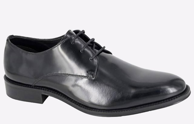 Step into timeless elegance with the Roamers Jakob Gibson Shoes. Featuring a hi-shine leather upper, these shoes exude a sophisticated and polished look, perfect for any formal occasion. The lace closure ensures a secure fit, while the patterned textile lining adds a touch of style and comfort. The slight raised heel provides a subtle lift, enhancing the overall silhouette . Finished with a durable tunit outsole, these shoes offer excellent traction and long-lasting wear. Ideal for both formal events and daily wear, the Roamers Jakob Gibson Shoes are a versatile addition to any wardrobe.
 - Hi-Shine leather upper 
 - Lace closure 
 - Slight raised heel 
 - Patterned textile lining 
 - Tunit outsole