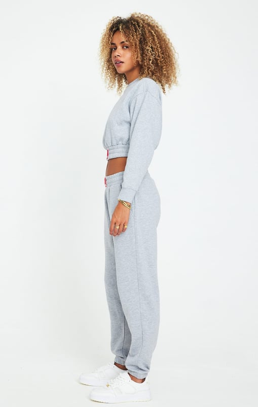 inchGrey Marl Cropped SweatshirtRelaxed crop fitSoft touch fabricWoven badge brandingBalloon sleevesMachine wash70% Cotton 30% Polyester inch