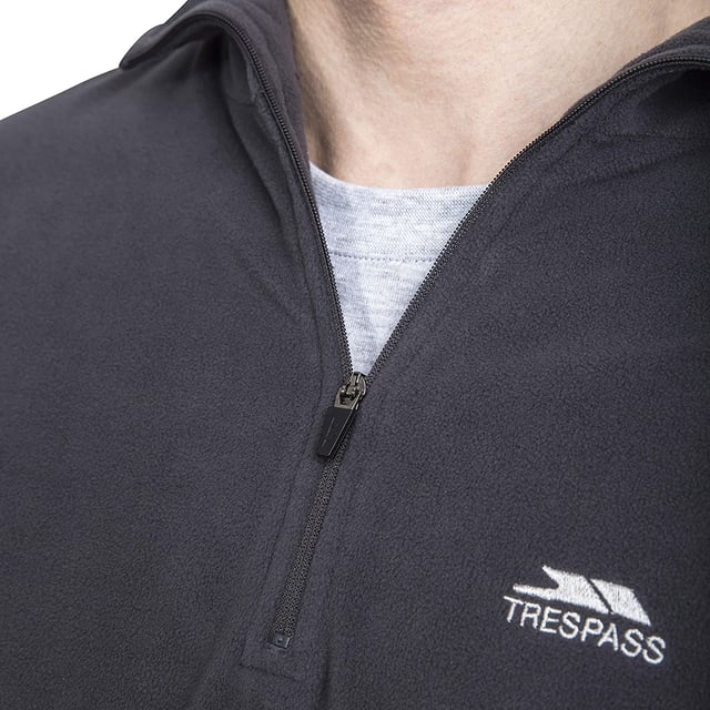 Mens microfleece top. 130gsm airtrap fleece build to trap and hold onto body heat. 1/2 zip neck. 100% Polyester microfleece.