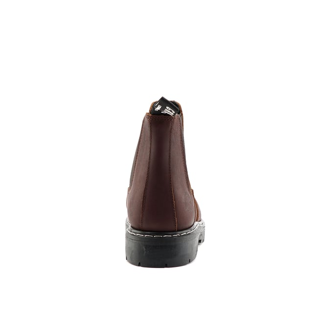 Las botas Grinders Chelsea ACS combinan un estilo clásico con comodidad y durabilidad modernas. Estas botas de concesionario cuentan con empeines de cuero Goodyear, lo que garantiza una construcción robusta y elegante. Las suelas con amortiguación de aire (ACS) de Grinders brindan una comodidad y un soporte excepcionales, lo que las hace ideales para usar durante todo el día. Fabricadas con cuero de grano completo, las botas prometen una apariencia premium y un rendimiento duradero. Su diseño elegante y sin cordones combina sin esfuerzo con atuendos formales e informales, lo que hace que las Chelsea ACS sean una adición versátil a cualquier guardarropa. Bota de concesionario, Goodyear Welted, Grinders' Air Cushioned Soles (ACS), Empeine de cuero, Cuero de grano completo