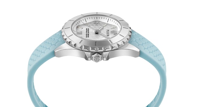 This Philipp Plein Plein Heaven Analogue Watch for Women is the perfect timepiece to wear or to gift. It's Silver 38 mm Round case combined with the comfortable Blue Silicone watch band will ensure you enjoy this stunning timepiece without any compromise. Operated by a high quality Quartz movement and water resistant to 5 bars, your watch will keep ticking. Philipp Plein’s Heaven watches represent the epitome of sophistication and technical mastery within the world of luxury timepieces. This Analogue watch has a  function: Luminous Hands High quality 19 cm length and 18 mm width Blue Silicone strap with a Buckle Case diameter: 38 mm,case thickness: 12 mm, case colour: Silver and dial colour: Silver