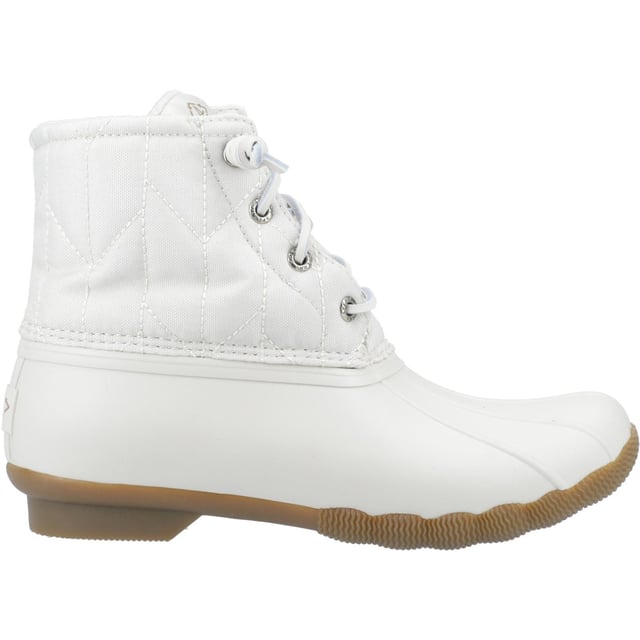 Keep your feet dry and your conscious clear with the Saltwater SeaCycled Duck Boot. Sustainably sourced SeaCycled tough weave upper with a protective rubber shell construction is no match for wet weather.