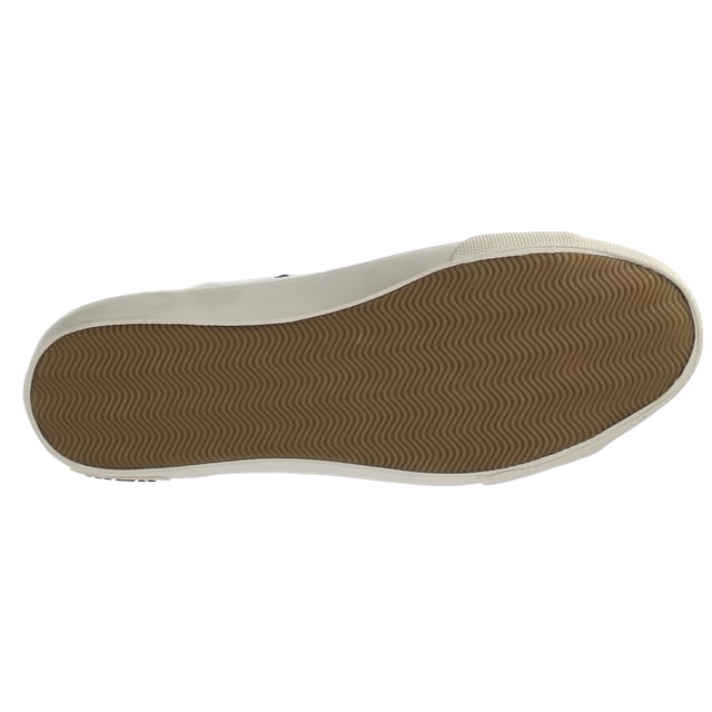 Men's lace-up sneaker made with salt-washed cotton canvas. 

Inspired by the hippie revolution and the easygoing sneakers worn during 1967’s Monterey Pop Festival. 

Cushy memory foam footbed with airflow channels for cooling comfort. 

Long-lasting outsole made from natural rubber. 

Consciously crafted using a time-honored vulcanization process.