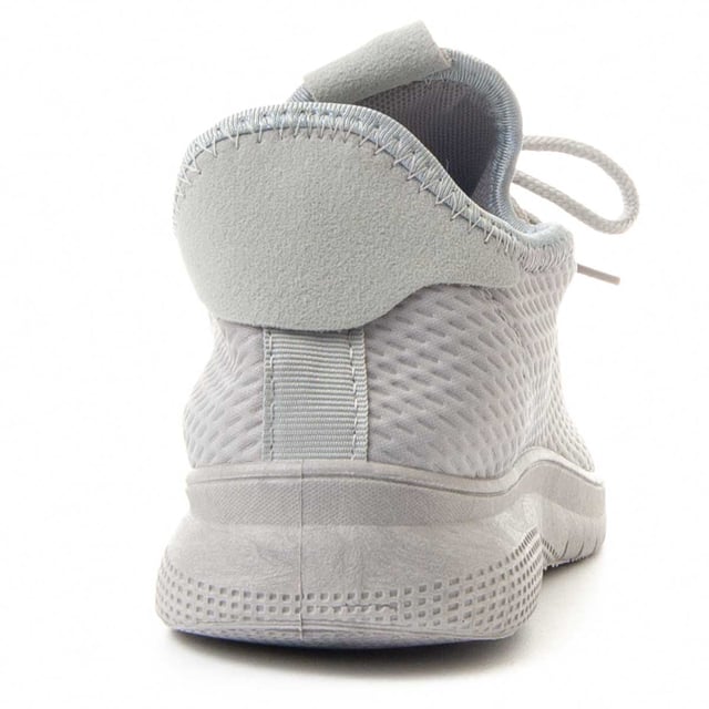 Casual sneaker voor vrouwen. Comfortabele pasvorm. Gevoerde binnenzool. Antislipzool. Versterkte stiksels. Gefabriceerd door andere merken voor ons merk.