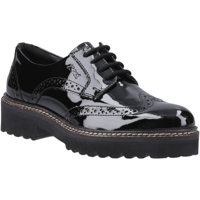 The KORTNEY is a timeless brogue style featuring subtle Pod branding and sleek stitching details. The chunky sole gives an added edge to an otherwise classic style. The style is finished with tonal laces and blind eyelets