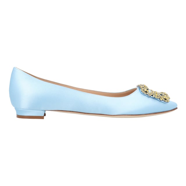 HANGISI FLAT Satin Jeweled Buckle Shoes Ballerina Blue
Light blue satin almond toe ballerina flats featuring a square jewel buckle with yellow crystals.
Upper: 72% viscose, 28% silk.
Sole: 100% calf leather.
Lining: 100% kid leather.
Made in Italy.Measurments: