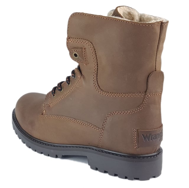 Chilly and frosty weather is not a problem in these Aviator mens tan leather lace up boots from Wrangler. Crafted with a leather upper, they feature a lace up fastening, stitch design and woolly inside lining for added warmth on a cleated grip sole. Pair with a parka to rock your look!