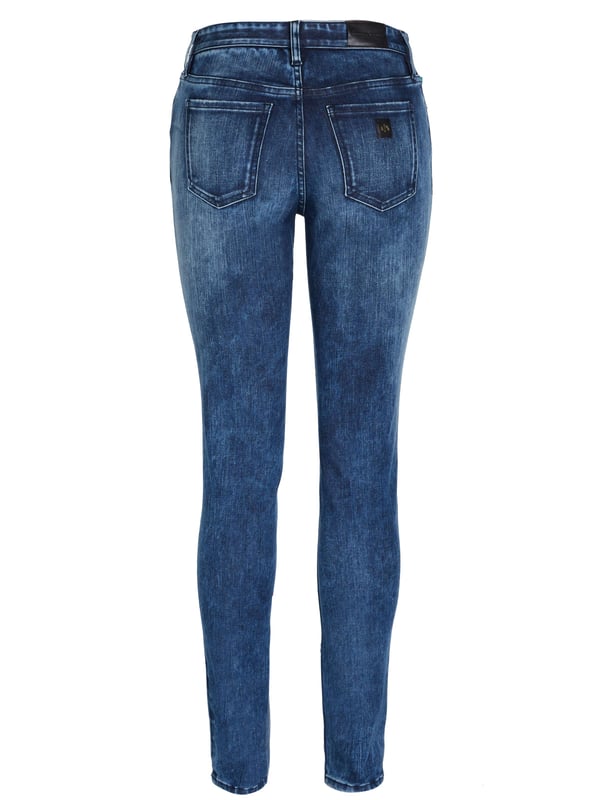 78% algodón, 10% lyocell, 10% elastomultiéster, 2% elastano; Vaqueros Armani Exchange;  Modelo: 6KYJ01Y1ERZ1500;  Mano de obra de alta calidad;  Mezcla de algodón, elástico;  Ajuste súper ajustado;  Cierre: botón, cremallera;  Estilo clásico de "5 bolsillos";  hebillas de cinturon;  Detalles del logotipo de Armani Exchange