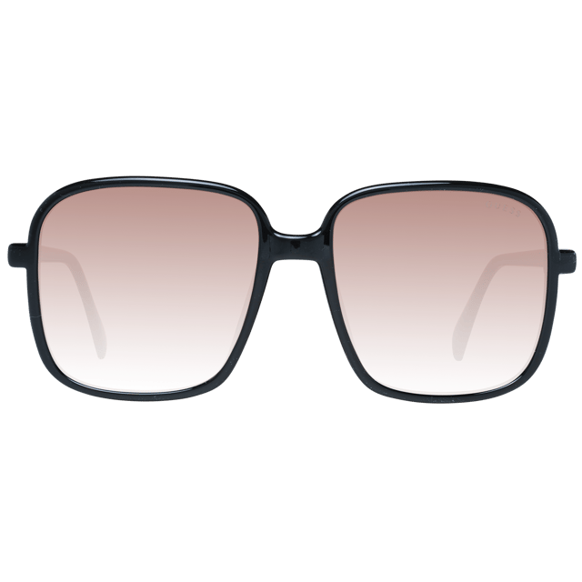 Las gafas de sol Guess GF6146 01F gradiente negro-marrón tienen una moderna montura cuadrada y destilan elegancia atemporal. La montura está hecha de acetato de alta calidad, conocido por su durabilidad y sensación de ligereza, lo que garantiza una comodidad duradera durante todo el día. Las patillas finas incorporan el logotipo de Guess para dar un toque de sofisticación.