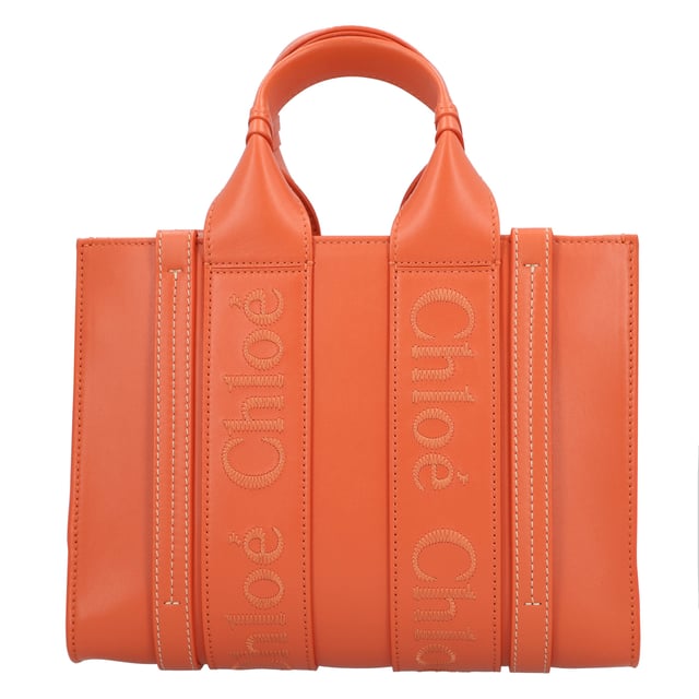 Material: Leather

Width 25.5 cm x Height 20 cm x Depth 8 cmAdjustable
shoulder strap length Min. 96 cm - Max. 105 cmHandle
drop: 8.5 cmMeasurments:  width: 255 mm height: 200 mm strap length: 960-1050 mm handle drop: 85 mm