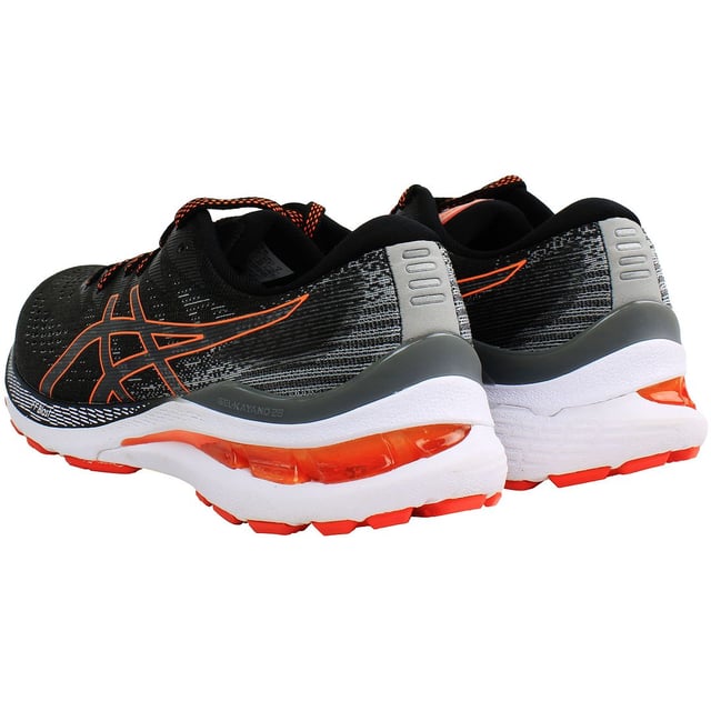 Ervaar de top van hardloopprestaties met de Asics Gel-Kayano 28 Heren Zwarte Hardloopschoenen, een hoogwaardig schoeisel dat is ontworpen voor comfort, stabiliteit en ondersteuning tijdens je runs.

Belangrijkste kenmerken:

 Gel Cushioning Technology:  De Gel-Kayano serie staat bekend om zijn innovatieve Gel-dempingstechnologie, strategisch geplaatst in de tussenzool om schokken te absorberen en het comfort tijdens elke stap te verbeteren.

 Dynamic DuoMax Support System:  Verwacht de toevoeging van het Dynamic DuoMax ondersteuningssysteem, dat extra stabiliteit en ondersteuning biedt voor overpronatie, waardoor het een uitstekende keuze is voor hardlopers met dat looppatroon.

 FlyteFoam Technology:  Let op het gebruik van Asics' FlyteFoam-technologie in de tussenzool, die lichte en responsieve demping biedt die bijdraagt aan een soepele en efficiënte rit.

 Impact Guidance System (IGS):  Het IGS verbetert de natuurlijke gang van de voet van haklanding tot afzet, waardoor een efficiëntere en comfortabelere hardloopervaring wordt bevorderd.

 Adaptive Mesh Upper:  Het bovenwerk is waarschijnlijk gemaakt van adaptieve en ademende mesh-materialen, die zorgen voor een veilige pasvorm en luchtstroom om je voeten koel te houden.

 Heel Clutching System:  De Gel-Kayano serie heeft vaak een heel clutching-systeem dat de pasvorm en ondersteuning van de hiel verbetert, waardoor het risico op slippen tijdens het rennen wordt verminderd.

 Personalized Fit:  Verwacht een veilig en aanpasbaar vetersysteem, waarmee je de ideale pasvorm voor je voet kunt bereiken.