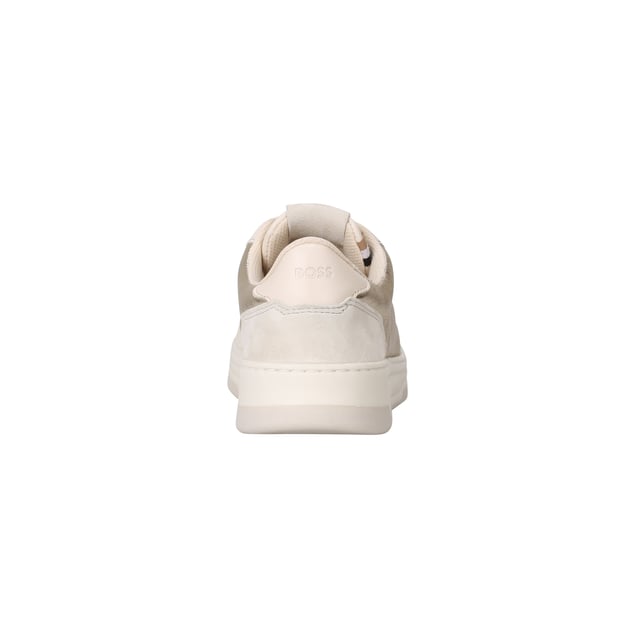 Adéntrate en el glamuroso estilo de las zapatillas con las zapatillas Baltimore Court de BOSS. Confeccionados con relucientes empeines de cuero de primera calidad y suelas de goma duraderas, estos zapatos están diseñados para brindar comodidad durante todo el día con un estilo deportivo. La combinación de colores dorado metálico y el diseño minimalista te permiten combinarlos perfectamente con cualquier conjunto informal. Ponte estas zapatillas versátiles para lograr un look refinado pero relajado y afronta tu día sin esfuerzo.