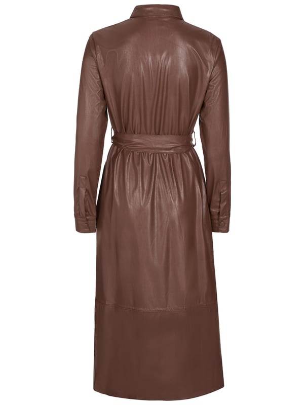 100% Polyester; Pinko Kleid;  Modell: 1G168RY7CD L81;  Hochwertig verarbeitet;  Knopfleiste ;  Klassischer Kragen;  Zwei seitliche Eingrifftaschen, eine Brusttasche ;  Langarm;  Pinko Logodetails