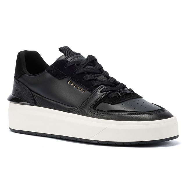 Diese Sneakers kombinieren weiches Leder, geprägtes Leder und Wildledereinsätze für ein hochwertiges Aussehen und Gefühl. Sie verfügen über eine tonale Schnürung und eine Zuglasche an der Zunge für einfaches Anziehen, während die herausnehmbare EVA-Einlegesohle unter den Füßen gepolsterten Komfort bietet. Auf einer dicken Gummicupsohle gesetzt, sind diese Sneakers mit perforierten Zehendetails und der charakteristischen Cruyff-Markierung versehen, die sowohl Stil als auch Qualität liefern.